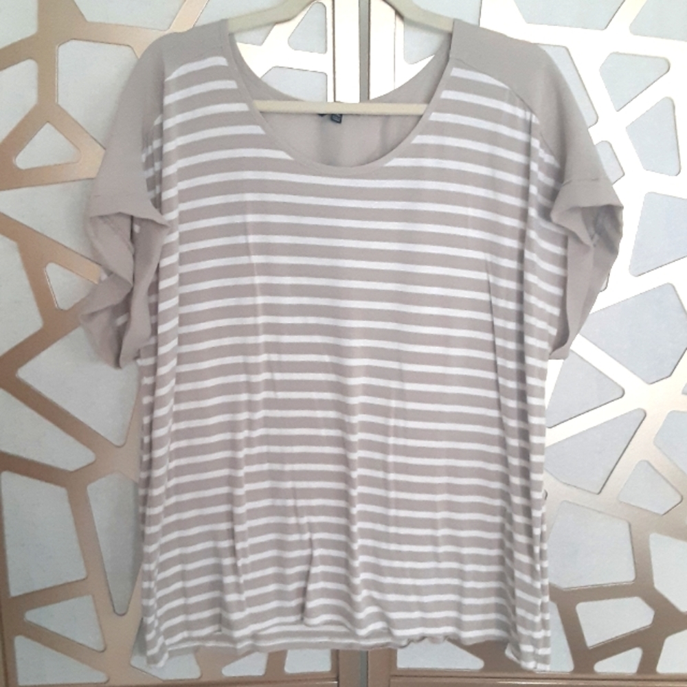 EUC CHRISTIAN SIRIANO Light Stone Stripe Top